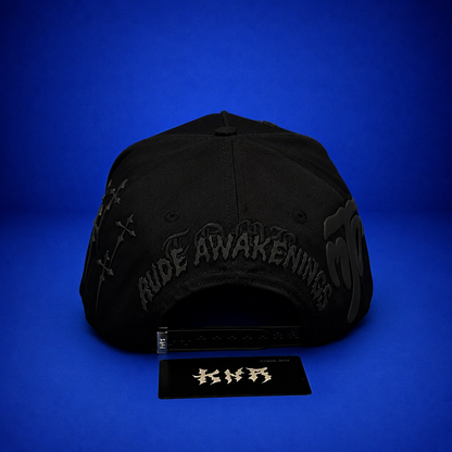 TOTAL BLACK