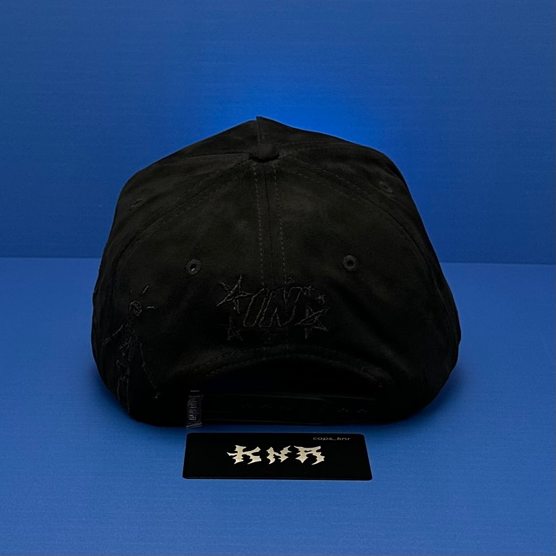 CRYSTAL BLACK innedit