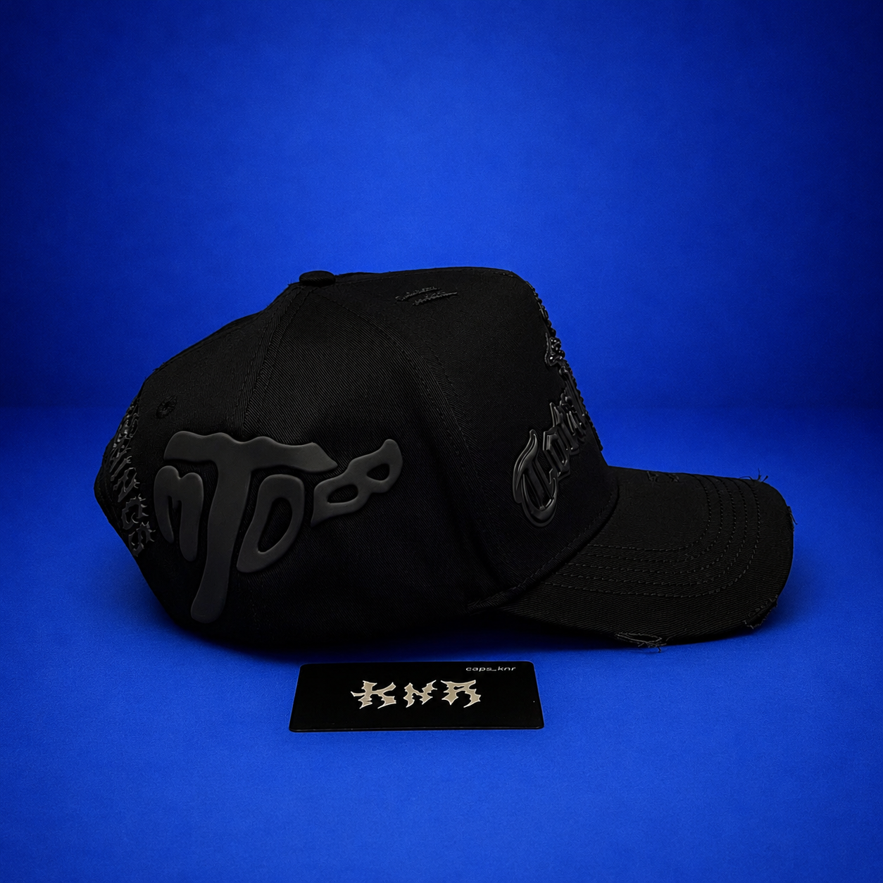 TOTAL BLACK