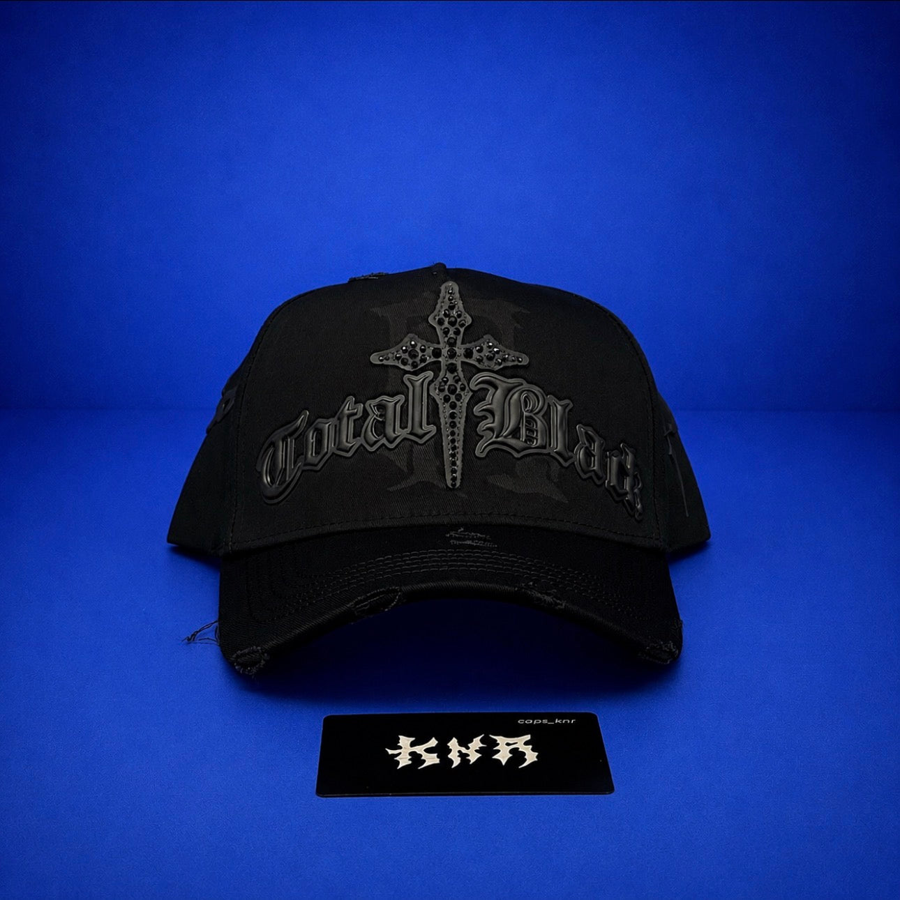 TOTAL BLACK